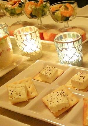 A picture of Cream Cheese & Crackers.