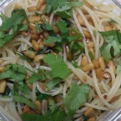A picture of Pam's spaghetti pasta in olive oil & fine nuts....