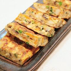 A picture of Nutritious Gisei Dofu in an Omelette Pan.