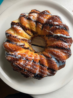 Una foto de Bizcocho de naranja, kéfir y miel, con relleno de confitura casera de kumquat