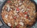 Fideos con verduras y pavo