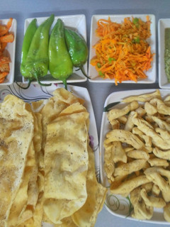 વણેલા ગાંઠિયા &ફાફડા (Vanela gathiya &Fafda Recipe In Gujarati) રેસીપી મુખ્ય ફોટો