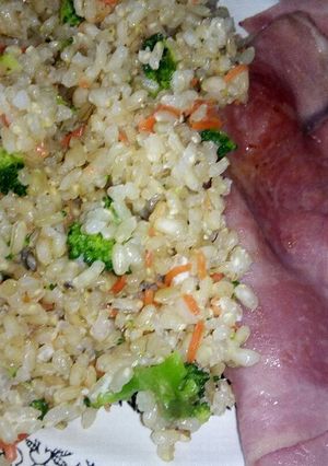 Una foto de Arroz integral con brócoli