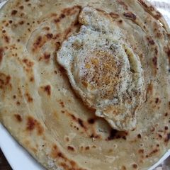 A picture of Khasta khara paratha.