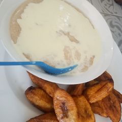 A picture of Quaker oat and plantain.