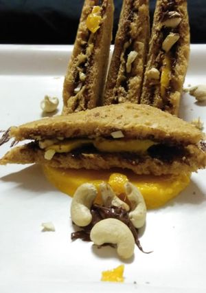 A picture of Nutella mango sandwich.