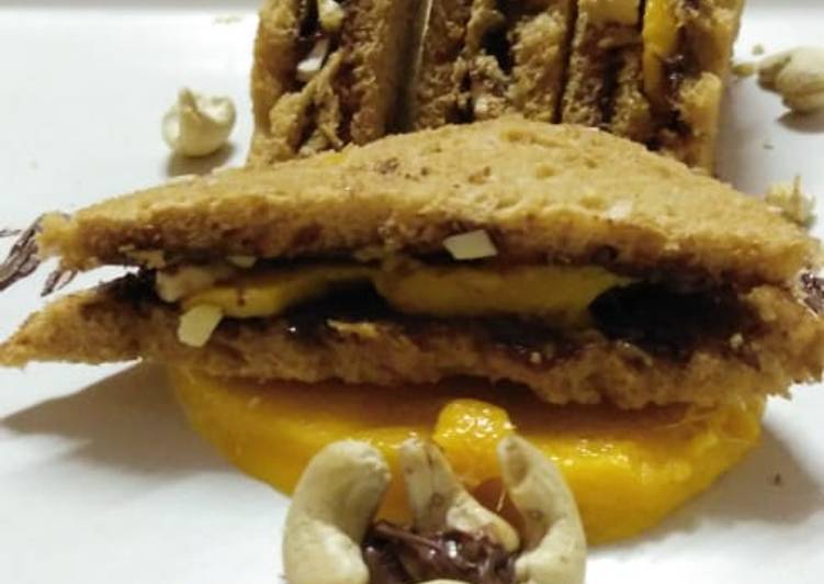 How to Prepare Super Quick Homemade Nutella mango sandwich