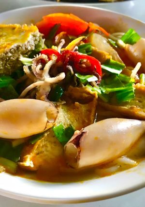 Hình của món Bún riêu cua mực.