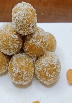 गाजर और ओट्स लड्डू (gajar aur oats ladoo recipe in Hindi) रेसिपी मुख्य फोटो