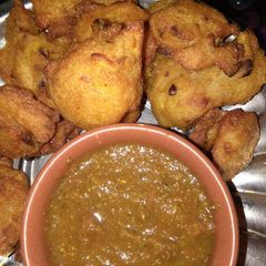 A picture of Rava pakoda.