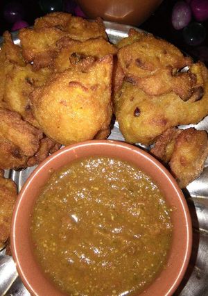 A picture of Rava pakoda.
