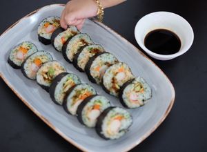 Foto resep Homemade Sushi (Bonus resep + cara bikin Mirin & Saos Mentai)