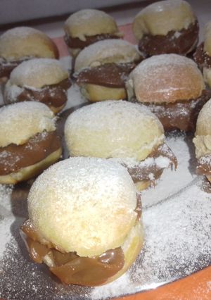 Una foto de Miguelitos rellenos de dulce de leche