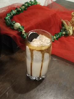 A picture of Oreo Shake.
