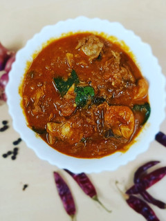 செட்டிநாடு சிக்கன் குழம்பு (Chettinadu chicen kulambu recipe in tamil) செய்முறை முக்கிய புகைப்படம்