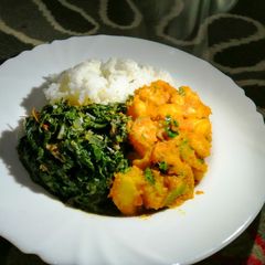 A picture of Pan fried garlic and paprika potatoes #foodphotographychallenge.