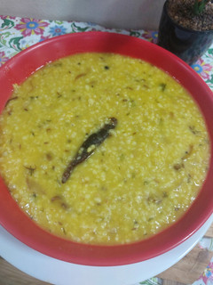 A picture of Moong dal dalia broken weat.