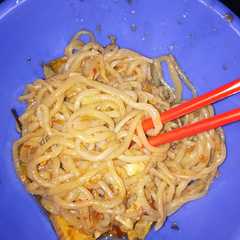 A picture of Mie shirataki nyemek.