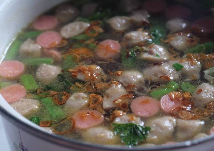 Bagaimana Menyiapkan sup sosis dan bakso Anti Gagal