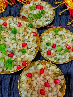 आलू साबूदाना खिचड़ी (Aaloo Sabudana khichdi) रेसिपी मुख्य फोटो