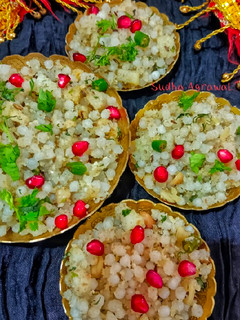 आलू साबूदाना खिचड़ी (Aaloo Sabudana khichdi) रेसिपी मुख्य फोटो
