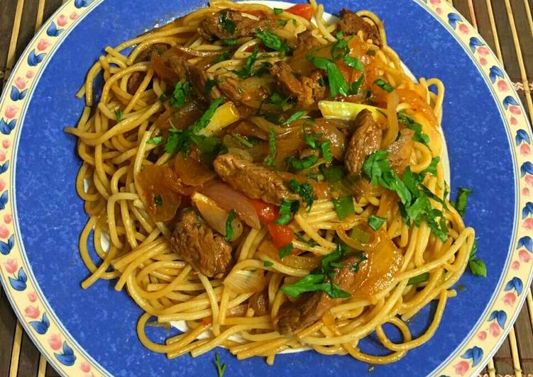 Tallarín Saltado Criollo