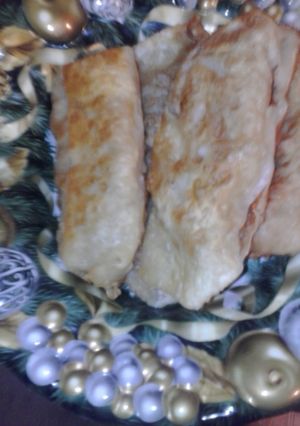 A picture of egg rolls mom style.