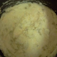 A picture of Cheesy Chile Mashed Potatoes.