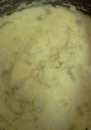 A picture of Cheesy Chile Mashed Potatoes.