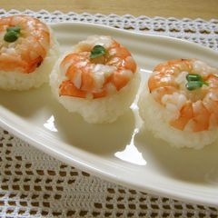 Temari Sushi Balls with Shrimp A picture of Temari Sushi Balls with Shrimp.