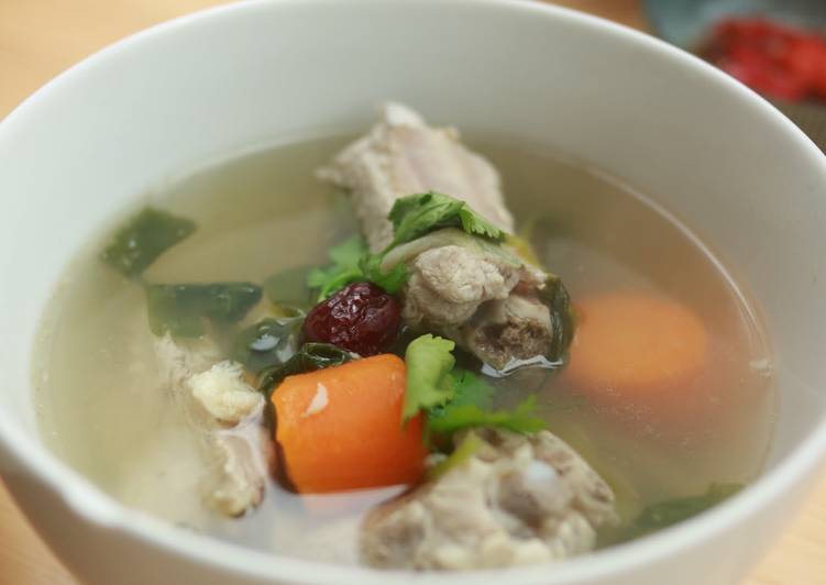 Chinese Celery with Pork Soup