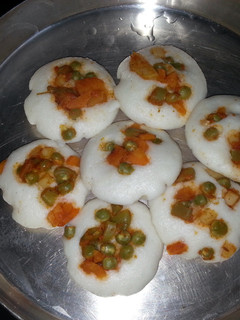 A picture of vegetable rice cake.