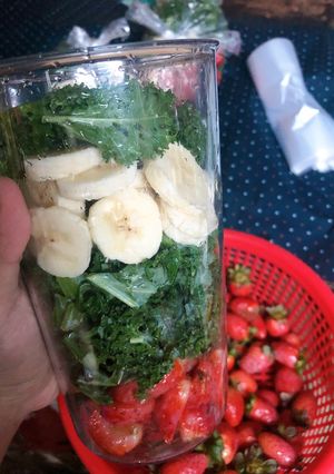 Hình của món Sinh tố cải xoăn (kale).