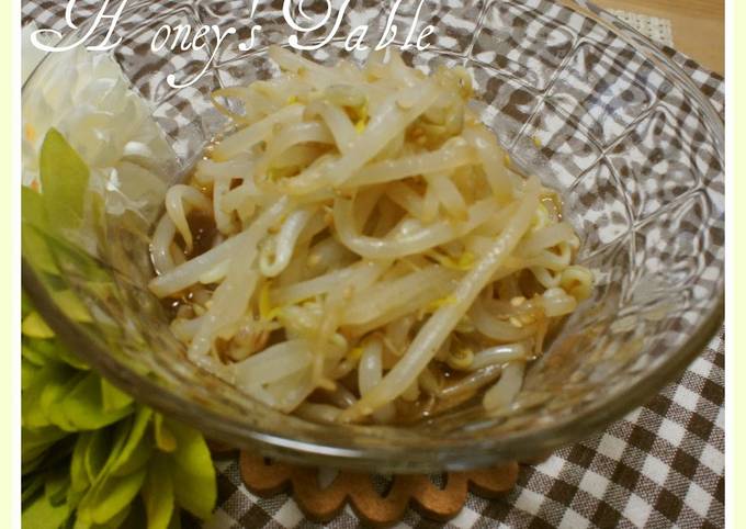 Quintessential Crispness! Parboiled Bean Sprouts and Sesame