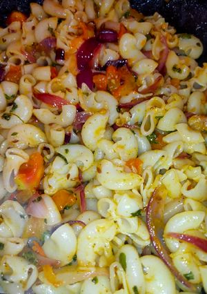 A picture of Macaroni.