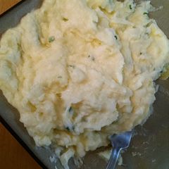 A picture of Sour cream & chive mashed potatoes.