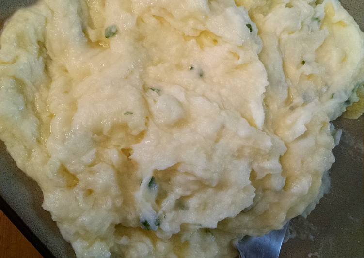 Recipe of Speedy Sour cream &amp; chive mashed potatoes