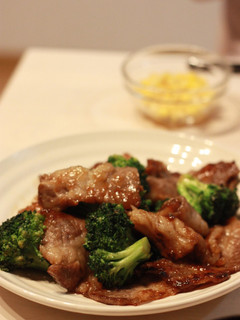 A picture of Beef and Broccoli with Oyster Sauce.