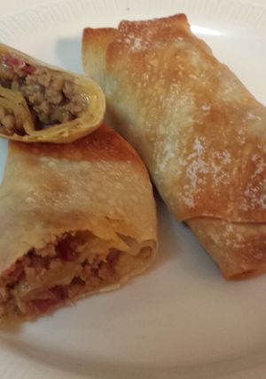 A picture of Baked Bacon Cheeseburger Egg rolls.