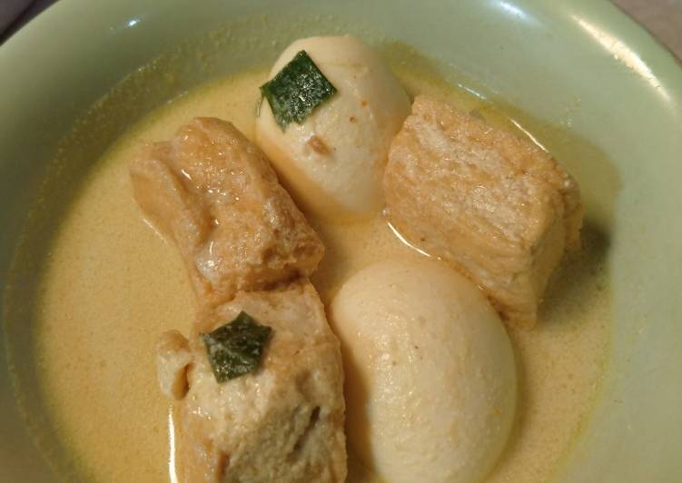 Tahu telur kuah santan