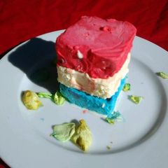 A picture of Ladybirds Homemade Vanilla Ice Cream.