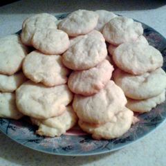 A picture of Vanilla Wafer Cookies.
