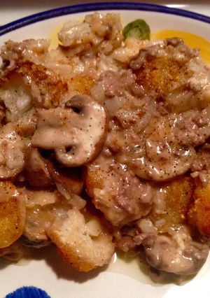 A picture of Beef Strogan-tot Hot dish.
