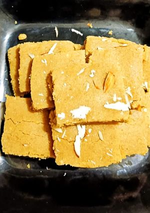 A picture of Besan Barfi.