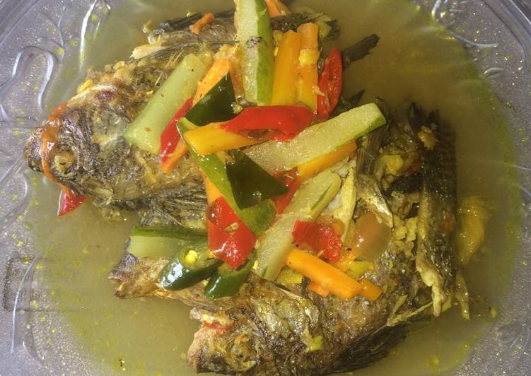 Cara membuat Ikan Mujaer Acar Kuning yang nikmat Untuk Jualan