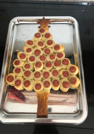 Foto di Albero di pasta sfoglia con würstel