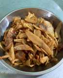 Thịt xào củ cải xì dầu