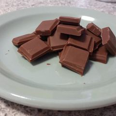 A picture of DIY RAW CHOCOLATE....