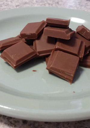 A picture of DIY RAW CHOCOLATE....