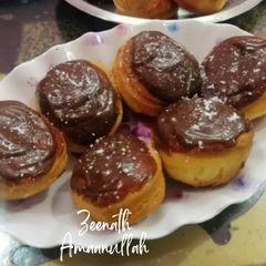 A picture of Cream Cheese And Indian Mulberry Filled Doughnuts.